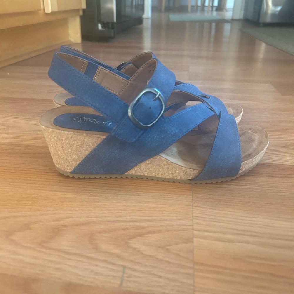 New Eurosoft sandals size 9 - Picture 2 of 5